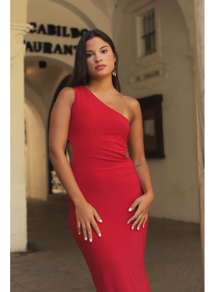 Robe longue avec encolure asymétrique découpée