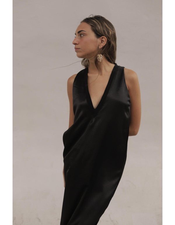 Vestido de fiesta midi satinado con escote en pico 2