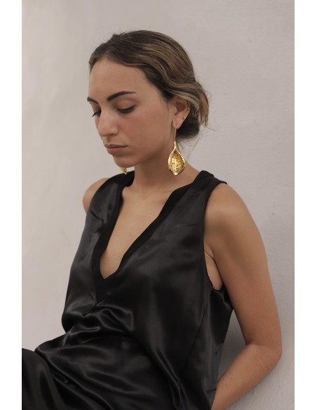 Vestido de fiesta midi satinado con escote en pico