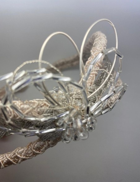 Diadema rústica cruda trenzada con abalorios