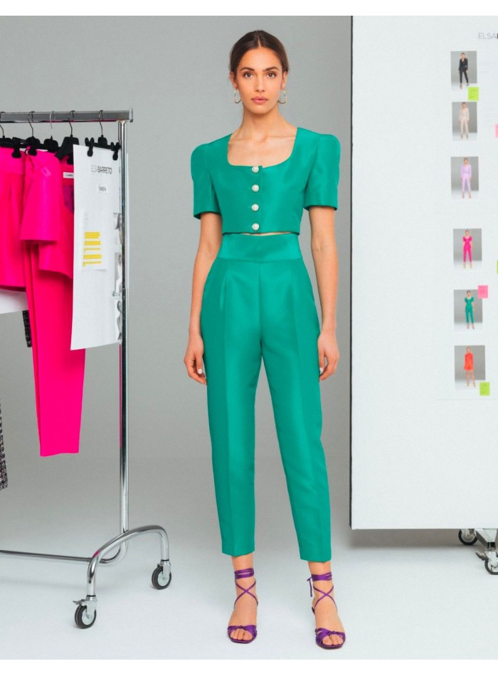 Short sleeve crop top with pearl buttons