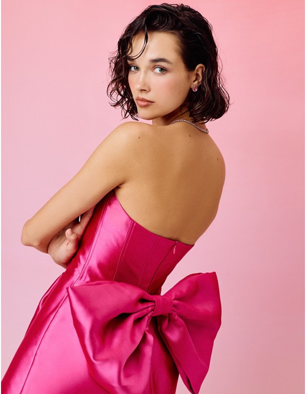 Vestido mini con escote palabra de honor y maxi lazo