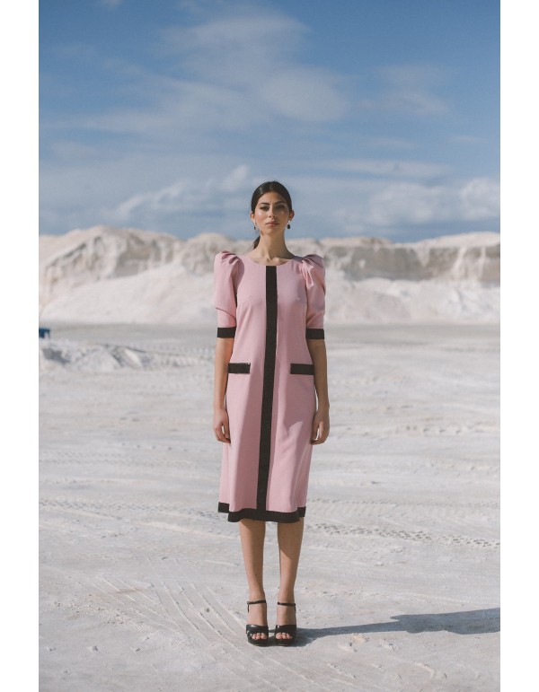 Vestido de fiesta midi de corte recto con pasamanería de lentejuelas