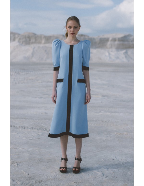 Vestido de fiesta midi con corte recto y detalles de lentejuelas 2