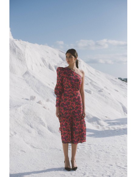 Vestido midi con escote asimétrico y volante en el bajo