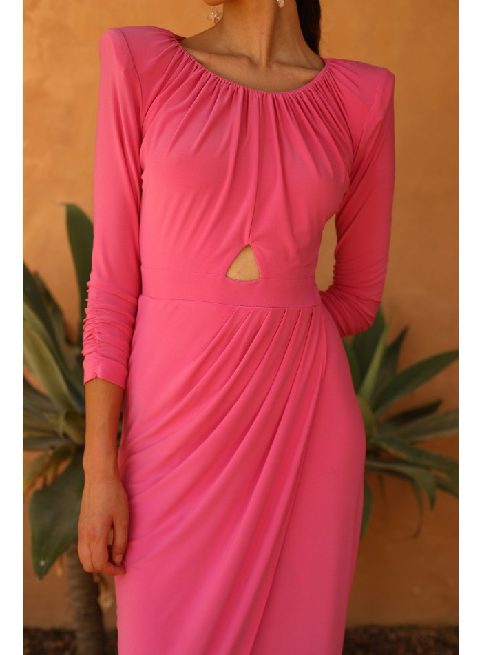 Vestido midi para invitada con manga larga y...