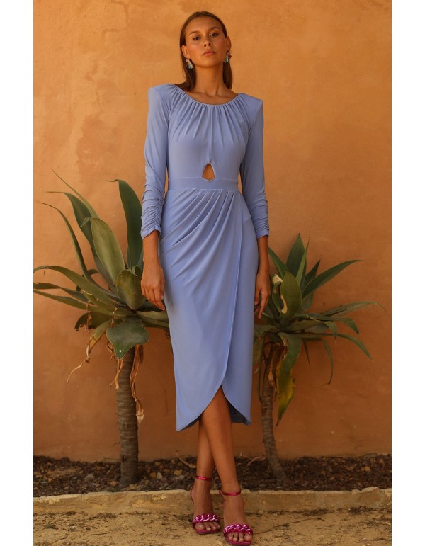 Vestido de fiesta midi con escote cerrado y cut-out en la cintura