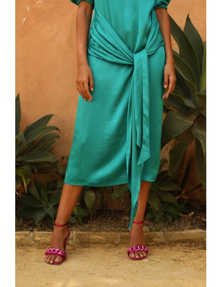 Vestido de fiesta midi satinado con lazada en la cintura