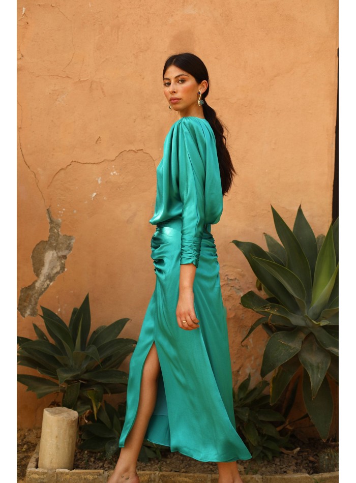 Party outfit with gathered waist and V-neckline