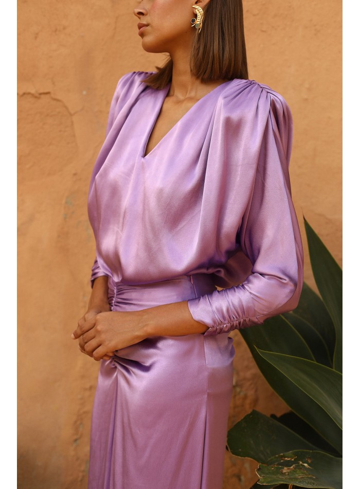 Robe de soirée midi avec épaules profondes et...