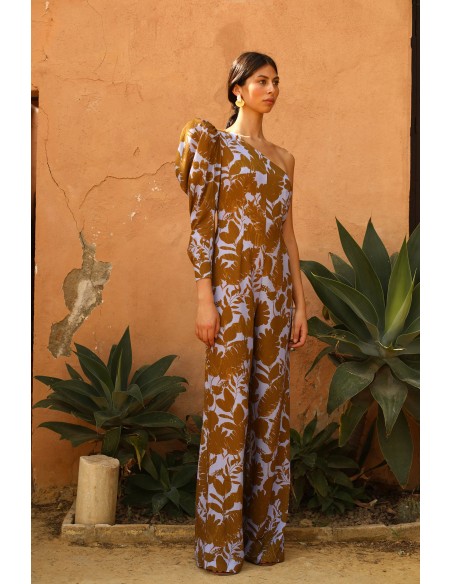 Mono de fiesta con escote asimétrico y estampado de flores