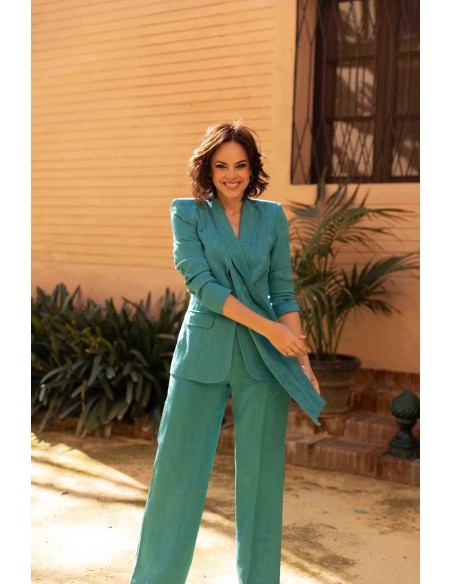 Traje de chaqueta con cuello smoking y pantalón de pata ancha