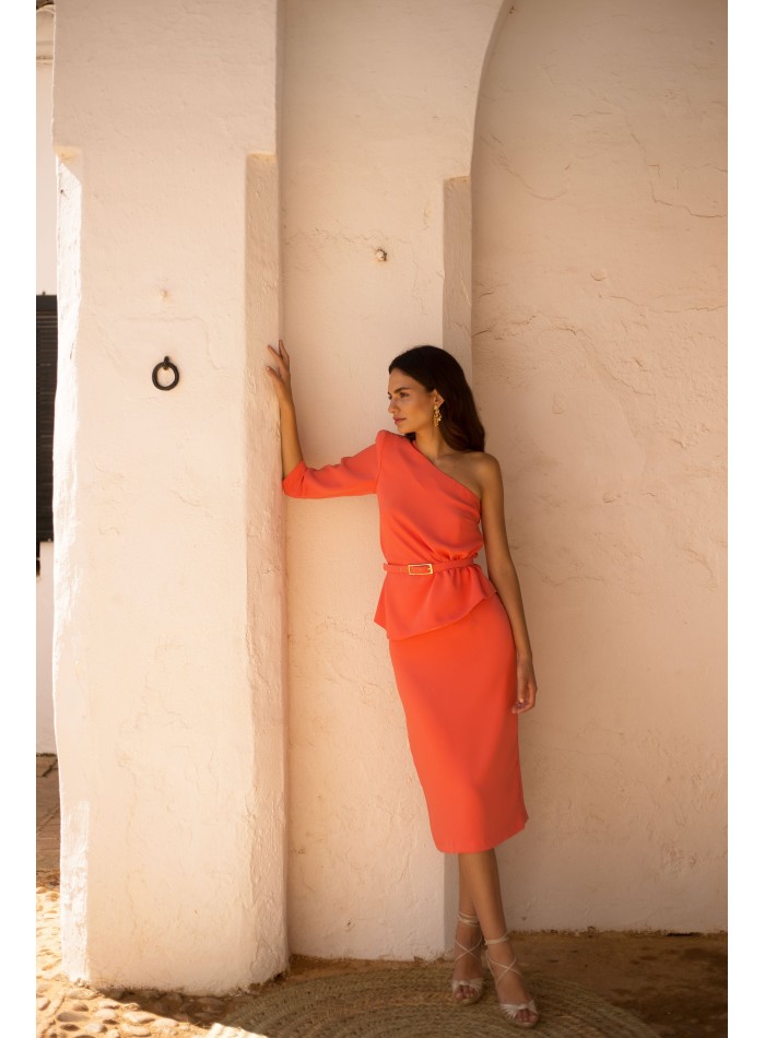 Set with asymmetrical top and tube midi skirt