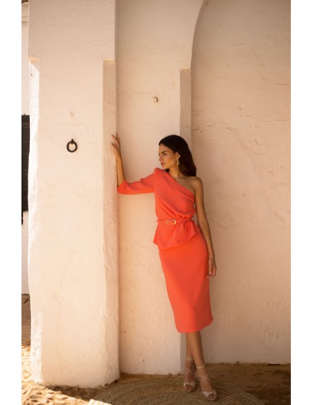 Set with asymmetrical top and tube midi skirt