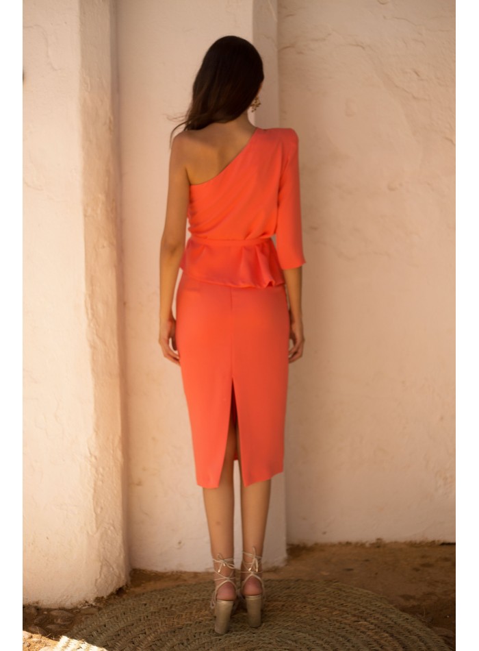 Set with asymmetrical top and tube midi skirt