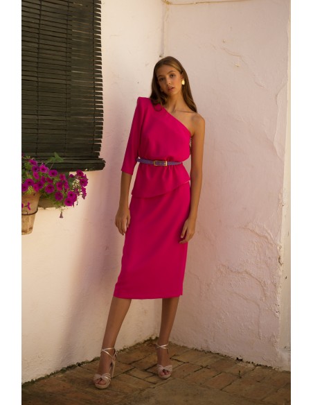 Conjunto de fiesta con top de de fiesta y falda recta