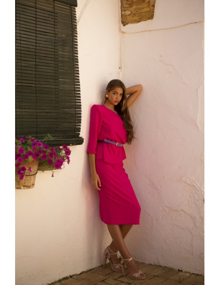 Conjunto de fiesta con top de de fiesta y falda recta