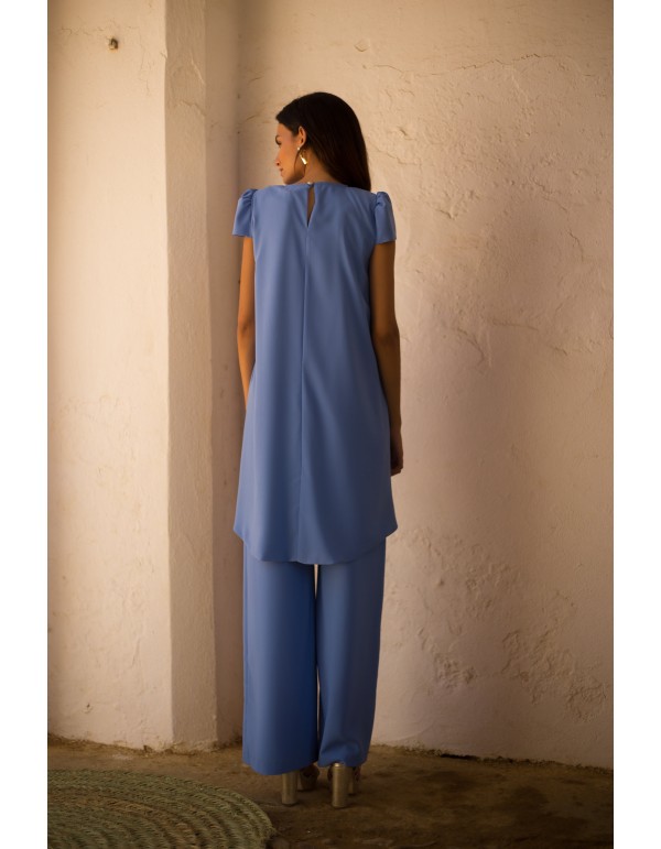 Two-piece set with blouse and wide-legged pants 2