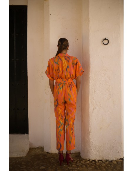 Combinaison de soirée imprimée avec manches raglan et encolure smoking