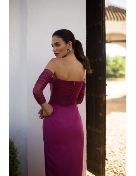 Robe de soirée en vin avec encolure bandeau et dos drapé