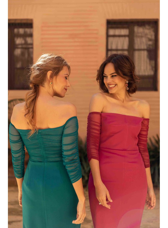 Vestido de fiesta midi con mangas de tul