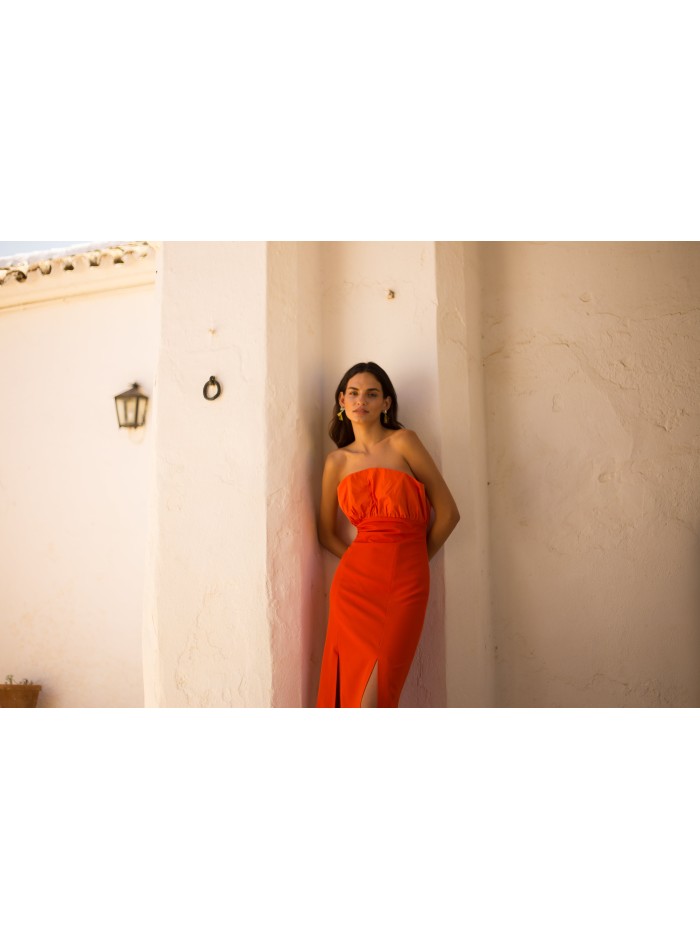 Vestido midi de fiesta naranja con volante...