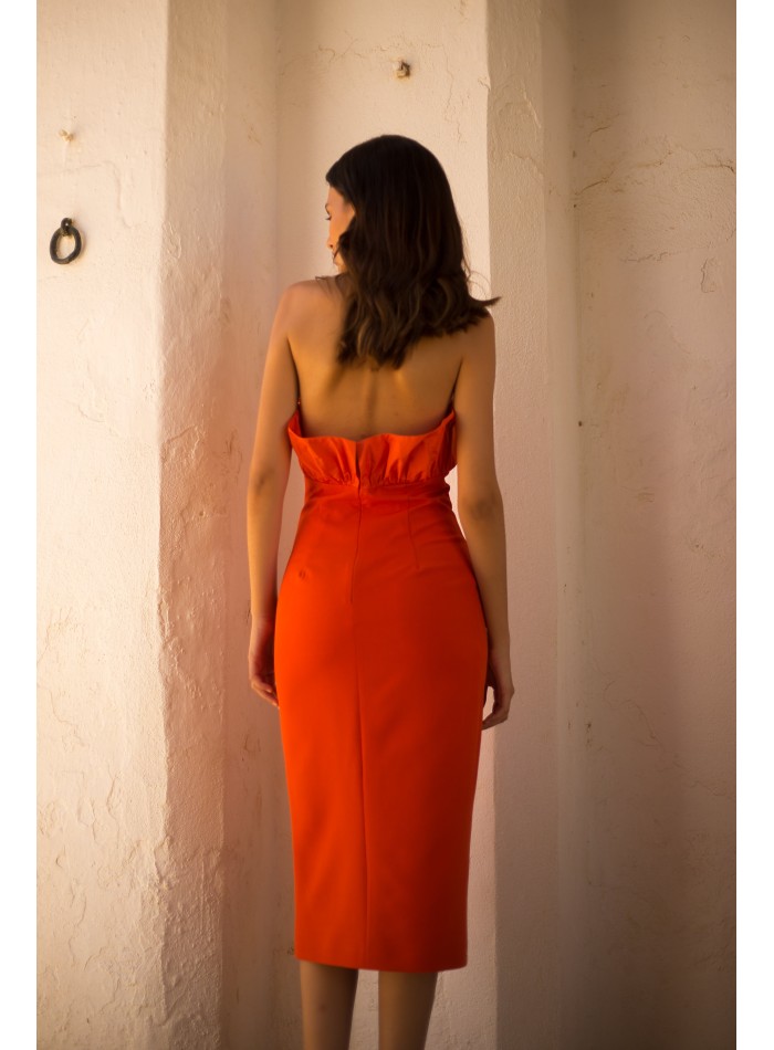 Vestido midi de fiesta naranja con volante...