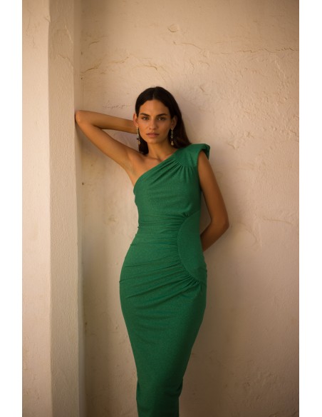 Robe de soirée midi avec encolure asymétrique et drapé