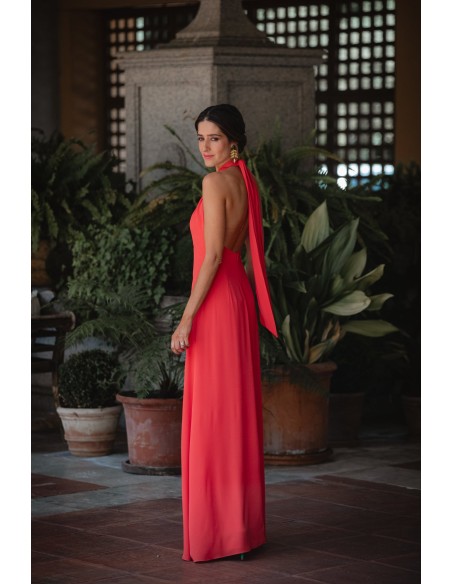Robe longue de fête avec encolure dos nu croisée