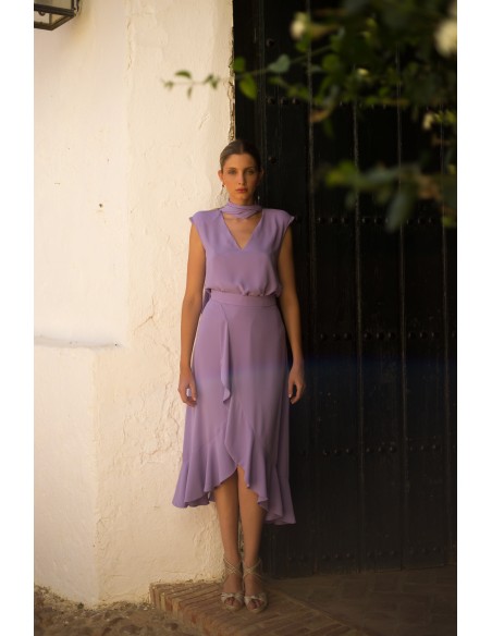Conjunto top y falda con volantes cascada malva
