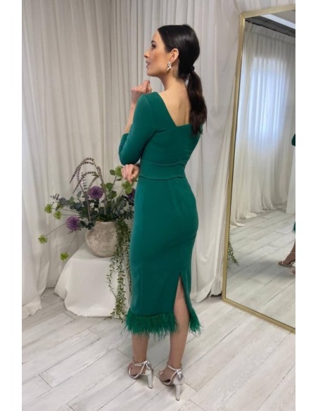 Robe de soirée midi avec ceinture et ourlet en plumes