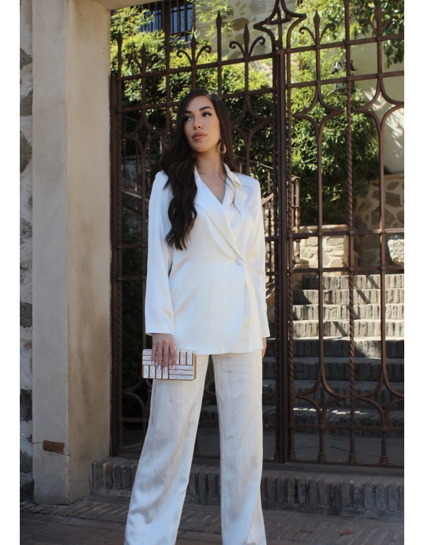 Traje de chaqueta satinado con pantalón largo recto