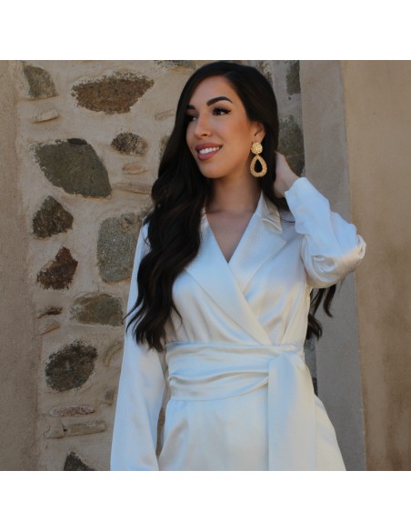 Traje de chaqueta satinado con pantalón largo recto