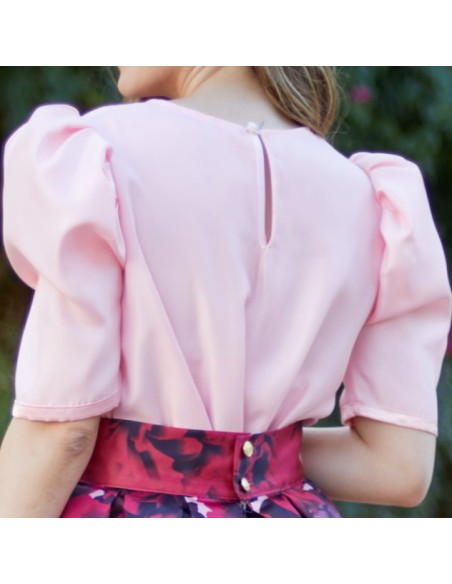 Plain blouse with closed neckline and short puffed sleeves