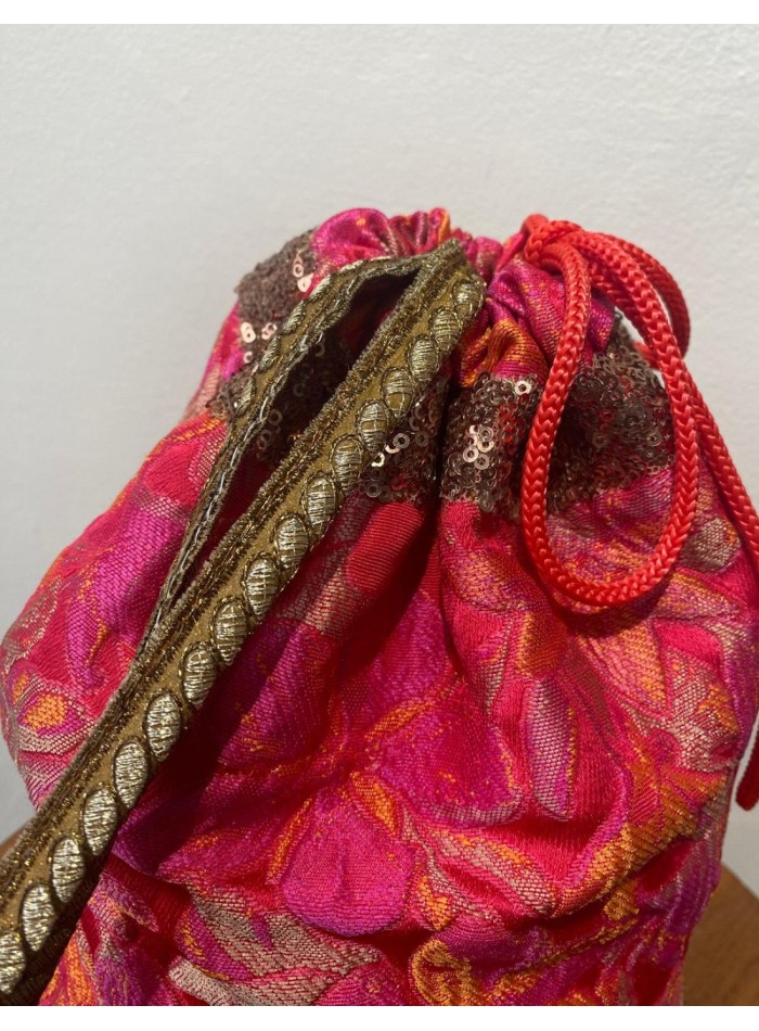 Boîte à dragées en brocart fuchsia et orange