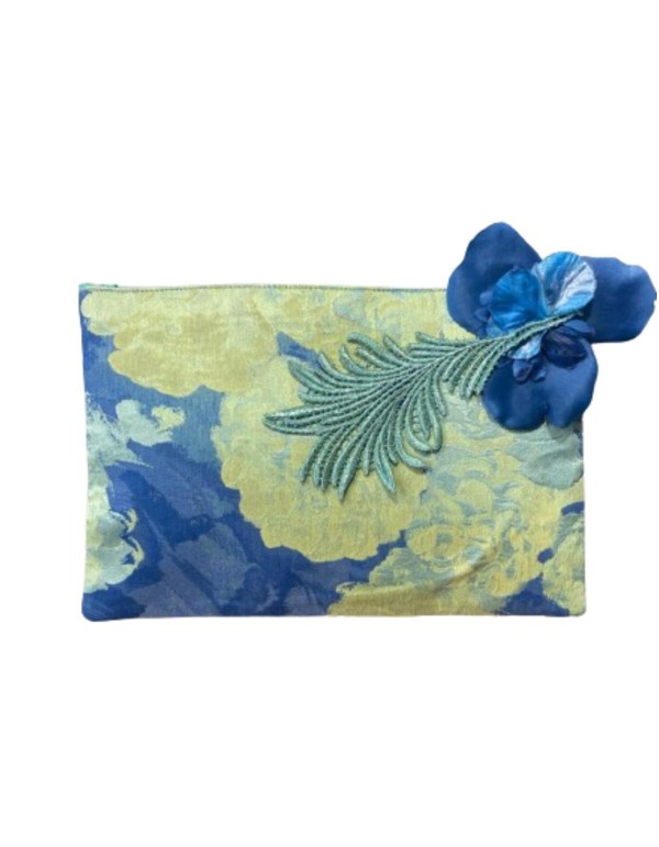Cartera de fiesta jaquard azul y verde con adorno floral