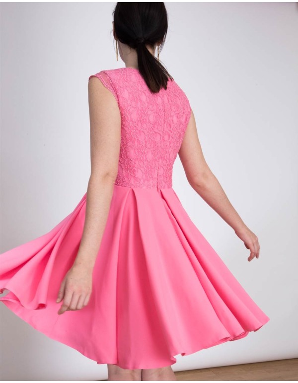 Lace cocktail dress in pink Lauren Lynn London - 2 2