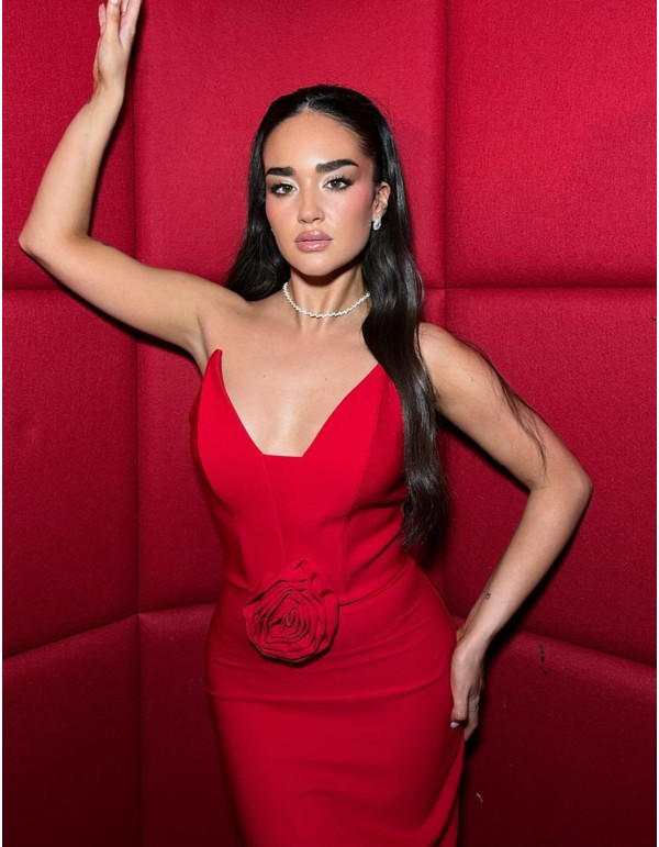 Strapless cocktail dress with 3D maxi flower