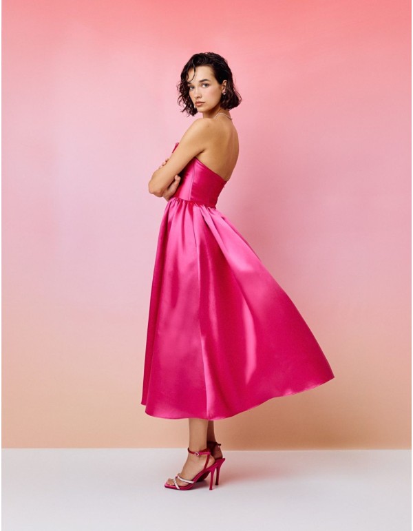 Vestido midi de fiesta con escote bandeau y falda de vuelo 2