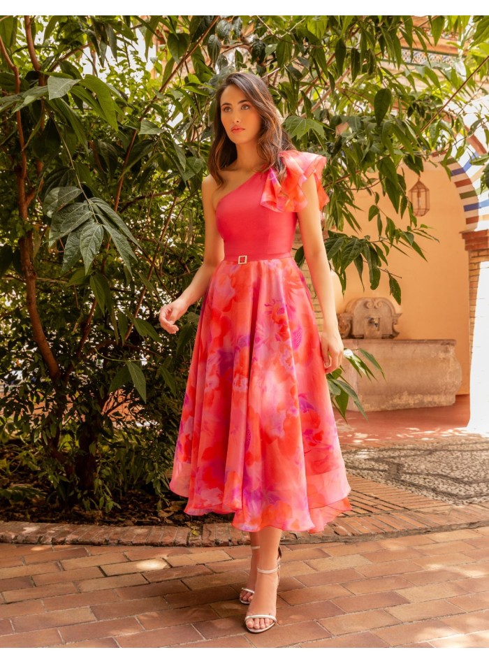 Robe de soirée midi avec encolure asymétrique...