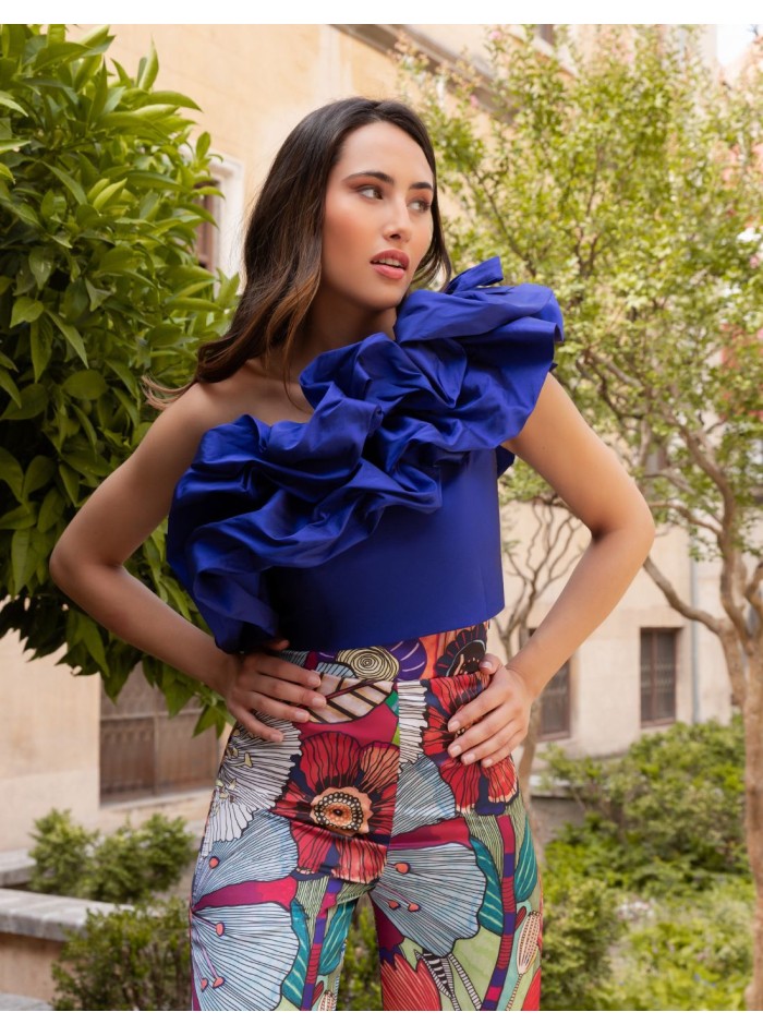 Set of top with maxi ruffle and printed...