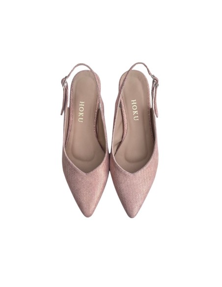 Flat ballerina in pale pink leather textured with heels