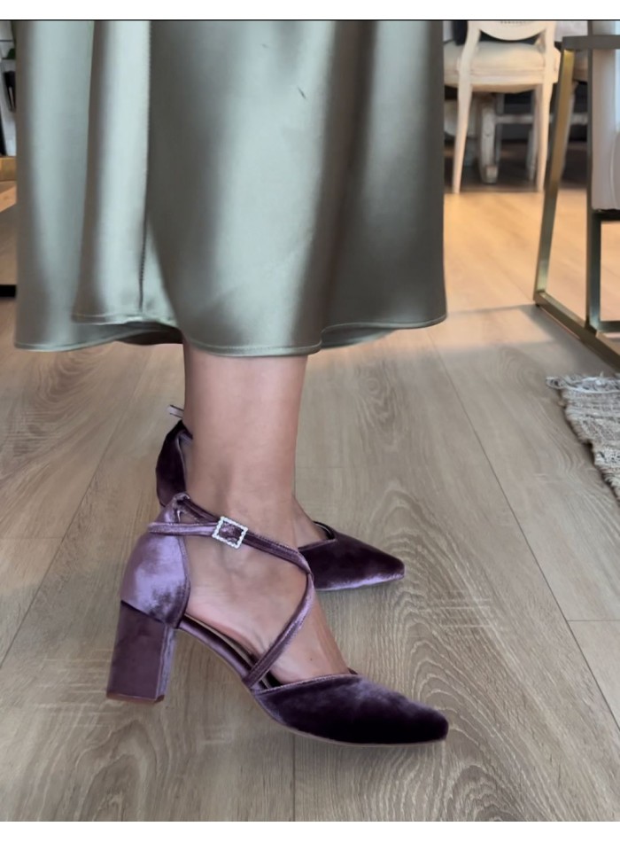 Purple velvet velvet party shoes with wide heels