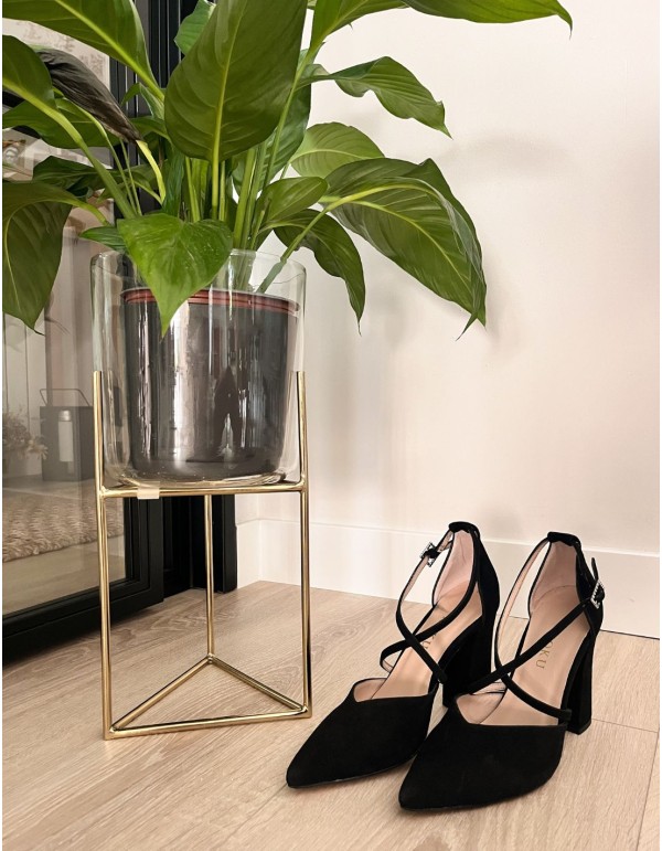 Black suede pumps with crossed straps 2