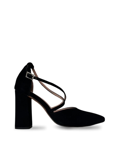 Zapato salón de ante negro con tiras cruzadas