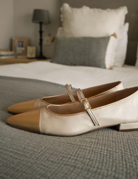 Leather ballerina pumps with metallic details