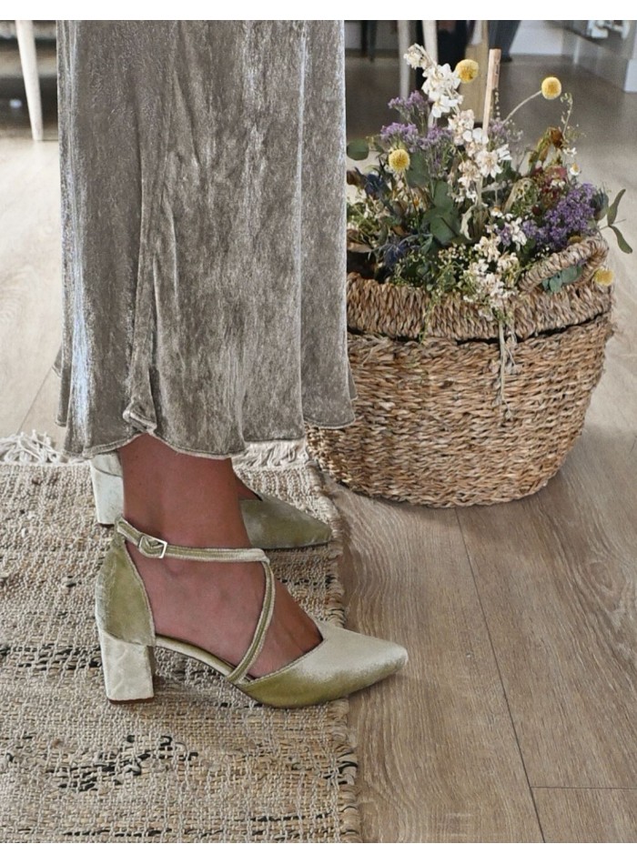 Chaussures de soirée en velours vert à larges...