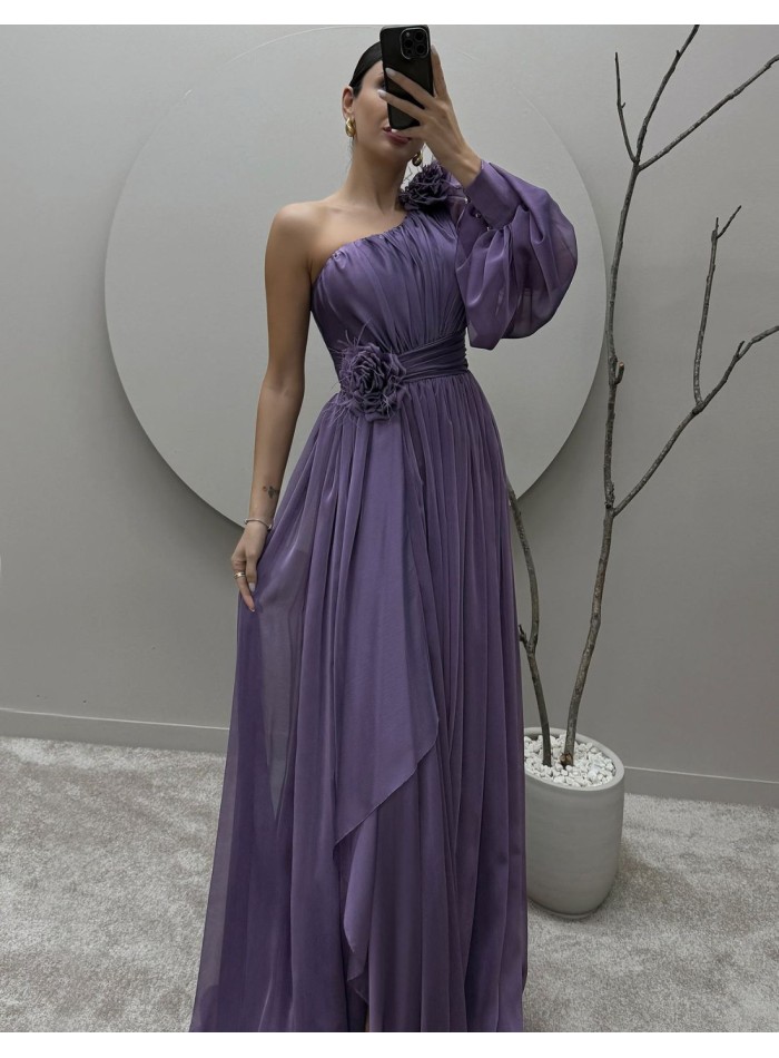 Robe longue d'invité avec épaule asymétrique et...
