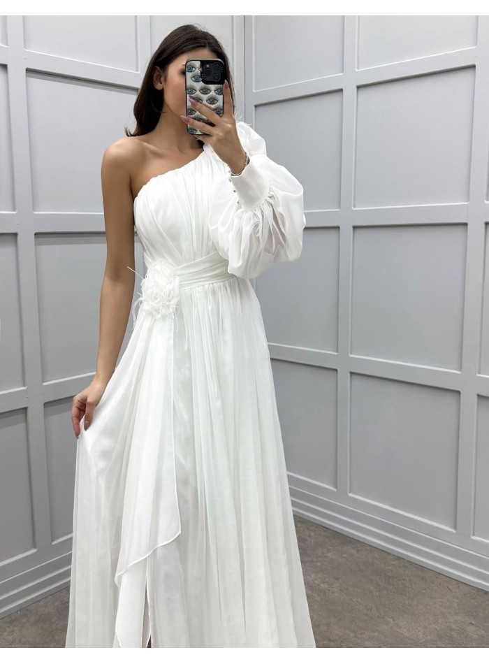 Robe longue d'invité avec épaule asymétrique et...