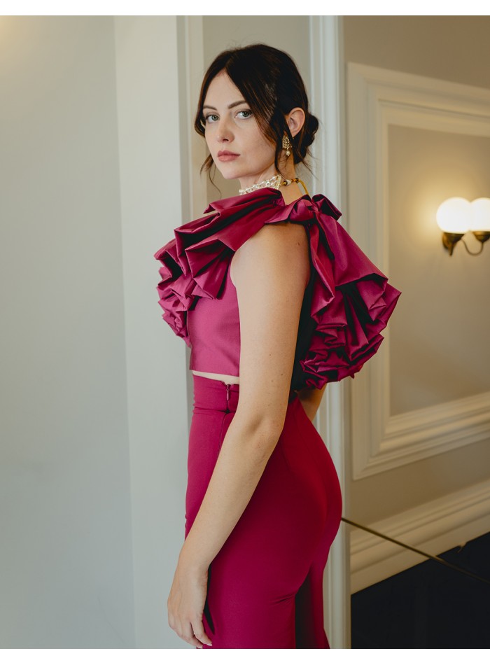 Ensemble top asymétrique à volants et pantalon...